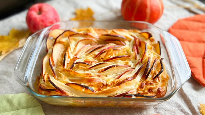 Charlottes belangrijkste concurrent: een verfijnde appeltaart van fyllodeeg en crème fraîche