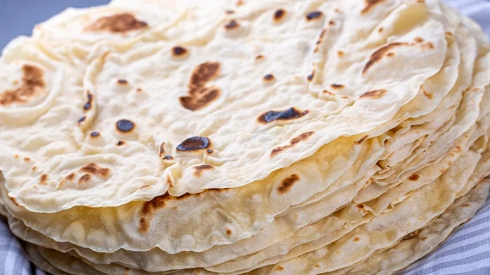 Hoe maak je dun zelfgemaakt pitabrood